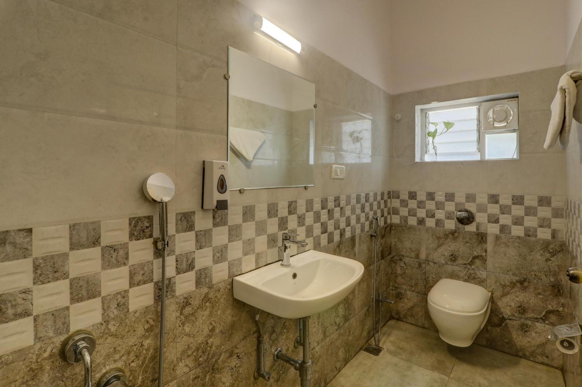 Jaqk Holidays - 9Bhk Villa For Big Groups, Private Pool-Wifi-Cartaker-Parking, North Goa Baga Luaran gambar